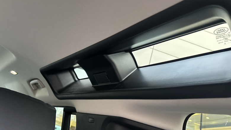 Land Rover Defender 2.0 D240 SE 110 5dr Auto Diesel Estate